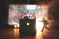 致敬之余，更应从经典中收获关切时代的启示