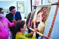 纸上“生花”，剪出南京新地标