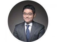 身处“悬浮时代”，像社会学家一样思考丨专访严飞