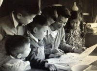 “三毛之父”诞辰110周年，“三毛的朋友们”首次全阵容登场