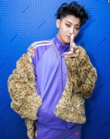 被石玺彤Subs甜到!黄子韬嗑回大势CP称“接受了”