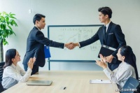 失去人心的领导，往往都有以下几种表现，不改早晚变成光杆司令