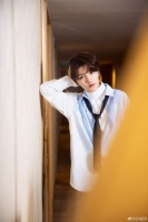 灵超发文澄清吸烟地点并非“电梯内” 但仍要道歉