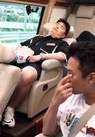 陈赫睡觉双下巴超明显 立下flag节目播完要瘦20斤