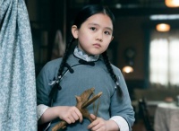 她被称小赵丽颖，曾遭网络暴力被传离世，如今11岁演《瞄准》走红