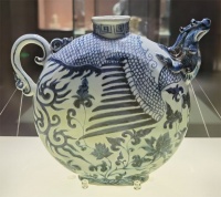 面对首博镇馆之宝“元青花凤首扁壶”，我想起了圆明园