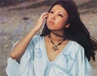 马中欣花5年重访三毛路，调查后表示：又老又丑，举止怪异的女人