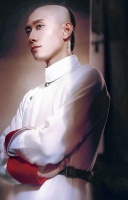 发现没？骂新《鹿鼎记》的人都跑去追剧了，真香！