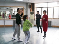 豫剧名家王惠到河南大学音乐学院交流指导