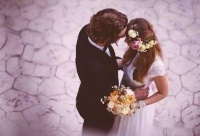 【每日一句】生活意味着进步，进步意味着受苦