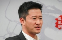 一个是拳王，一个是功夫巨星，他们碰上了谁会赢呢？