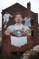 “约克郡皮尔洛”登上巨幅壁画，利兹联与艺术巨头致敬多元化