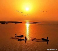 鹅卵石踢翻，一路上的亢奋