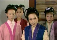 中年妇女升职失败记：赔钱成笑柄，一个老实人的辛酸人生