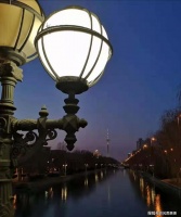 骚文徒弄雅，浮梦似流冰