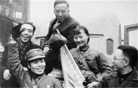 郭沫若随手写的2个字，凭啥卖出1610万天价？专家：这根本不是字