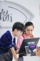 秦海璐说王俊凯体重比自己轻:手里炸鸡突然不香了