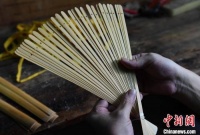 中国三大名扇之一：荣昌折扇“再舞”耀光芒