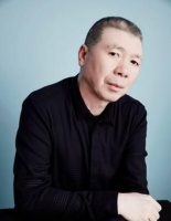 冯小冯曾经拍电影受伤，去足疗店按摩，服务人员却是他