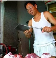 卖猪肉的北大毕业生，他过的如何？