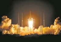 你好，月亮！等我，地球！