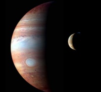 距离木星最近的卫星Io，其“火山月亮”的名号从何而来？