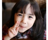 “生娃靠自己”：3年前她出国花50万买精生5国混血儿，如今怎样？