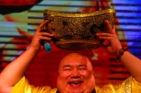 广东小伙因长得太“喜庆”，富婆答应带他回家“供养”，如今怎样