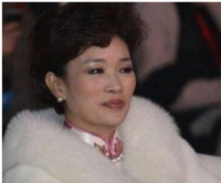 浙江女富豪胡洁，为何甘愿嫁给二婚的周立波，他们如今怎样了？