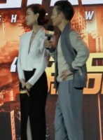 32岁倪妮近照曝光，深V 凸显曼妙身材，天王刘德华早看上她？