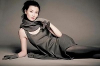 当年，她是梁朝伟的白月光，尔冬升的红玫瑰，如今年过半百