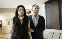 57岁老戏骨喜欢上22岁女学生，不顾质疑结婚生子，今拼命赚奶粉钱