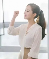 临江仙•假日登山风雨细