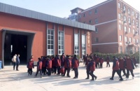 教学动态 | 我校初中部组织学生进行画展参观活动