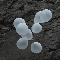 人在做，如果你的父母依旧辛苦 你的长大将毫无意义天在看