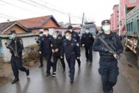 云南昆明一男子老婆死了也不回家，朋友起疑果断举报，获奖30万