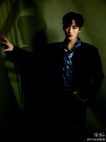 何洛洛回应被拍到与女生一同去密室：是剧组朋友