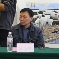 陈忠林的人物画笔墨淡雅，再现历史光辉时刻