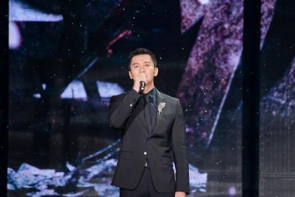 李晨