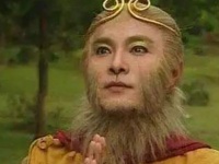 玉帝为何不敢杀孙悟空？看到猴哥的“背景”，所有人都老实了！