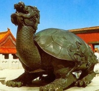 民间故事：清朝年间，苏州天降奇兽，牛头龟身，有人说是赑屃