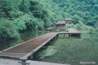 世人每日慌慌张张奔波，只为那碎银几两，没了自我