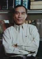 余中先谈枕边书