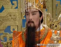 鸿钧老祖送出两件法宝，一件能打败十二金仙，一件让元始天尊害怕