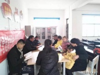 看看这仨小朋友一一洛宁县底张乡快乐星期天掠影