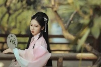 欲为苍鹰，勿与鸟鸣