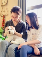 陈数为女儿庆生 糖糖侧脸精致继承妈妈好基因