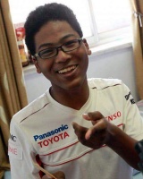 20年前遭丢弃草丛，被上海老妇捡回收养的黑人弃婴，后来怎么样了