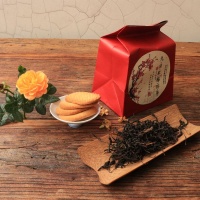 听雨落泠泠声，最宜煮一壶野茶九曲红梅滋养脾胃