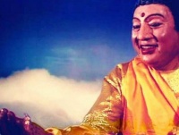 如来压孙悟空于五行山前，为何反复提到玉帝？你看他是什么成精？